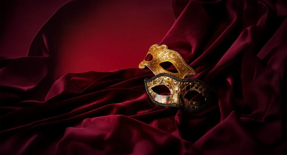 GÖLGE VE PERSONA: MASKELERİMİZİN ARDINDAKİ GERÇEK BİZ