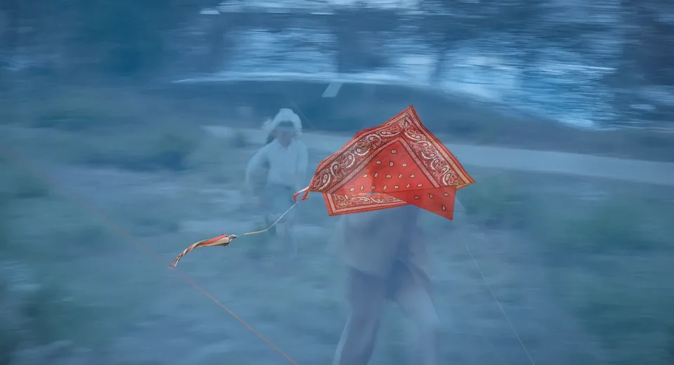 Uçan Halının Gölgesinde: Kaygısızlıkla Randevu