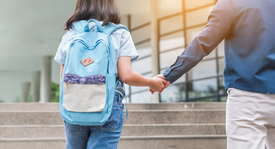 OKULA UYUM SÜRECİNDE AİLELERE ALTIN DEĞERİNDE ÖNERİLER