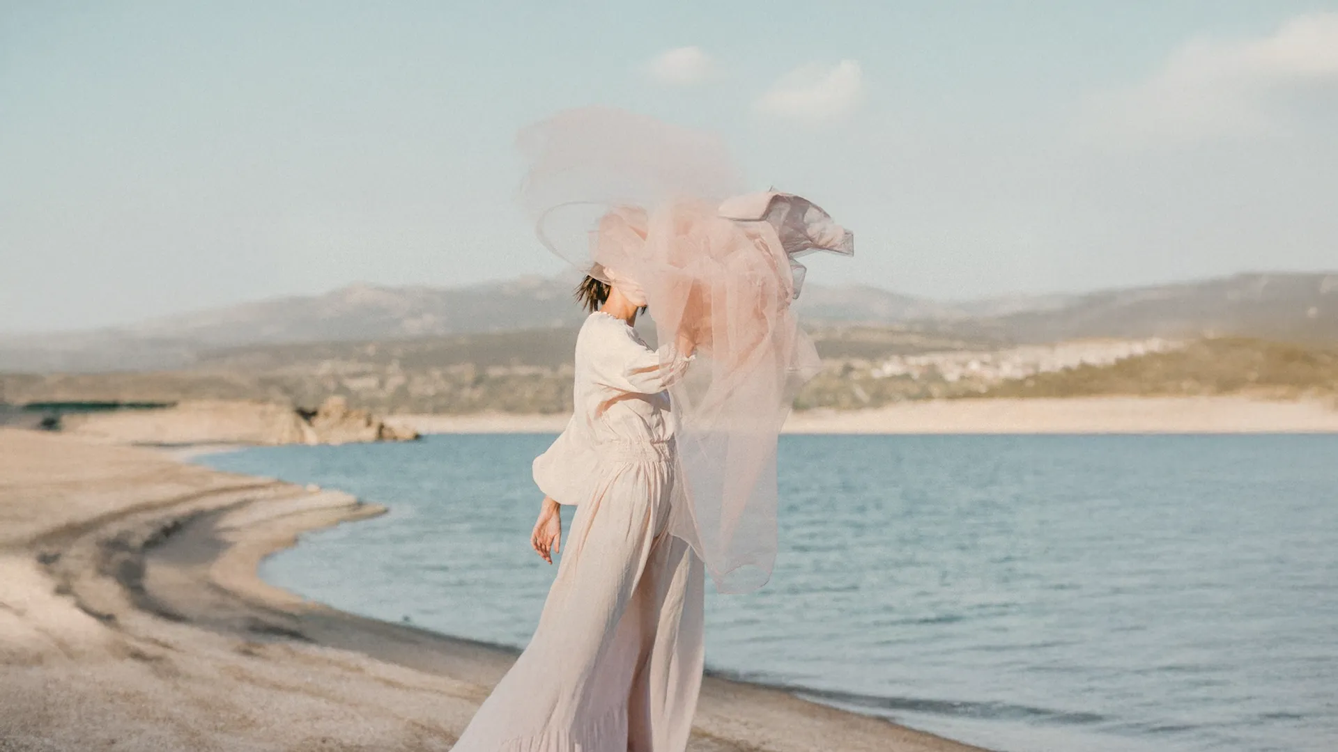 OTROVERT: AİDİYETSİZLİĞİN GÜCÜ