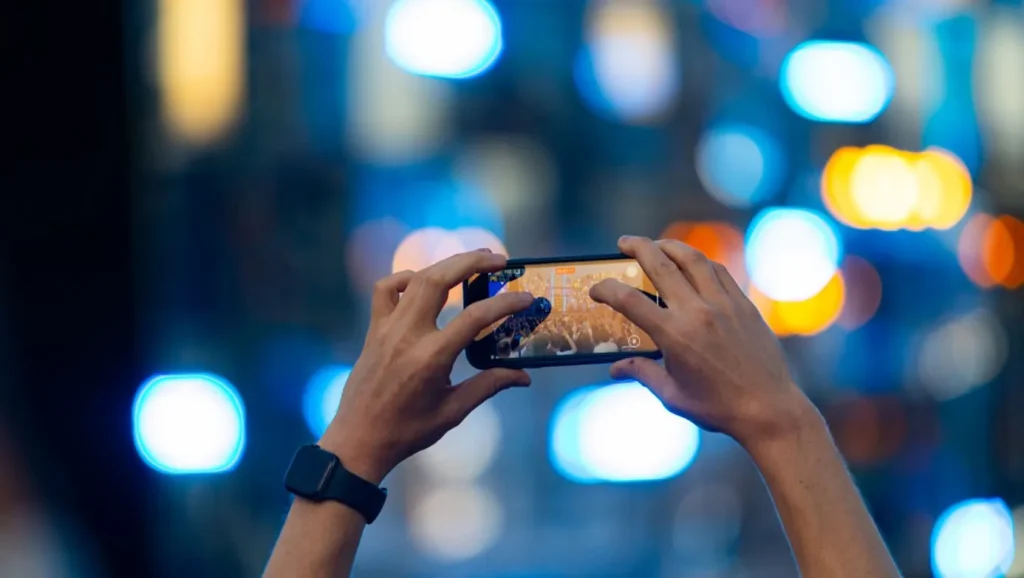 ‘An’ı Yaşamak mı, ‘An’ı Paylaşmak mı? İşte Bütün Mesele Bu!