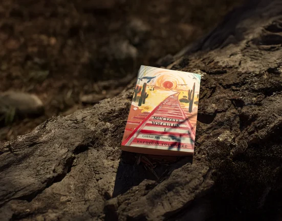 YAZDIĞIN YOLU YÜRÜ: İNSANIN RUHSAL GELİŞİMİNE YOL VEREN ASIL ARAÇLAR