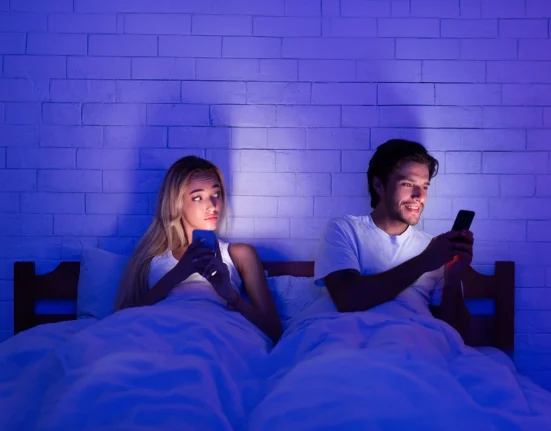 Mikro Aldatma: Sadakatin Yeni Gri Alanları