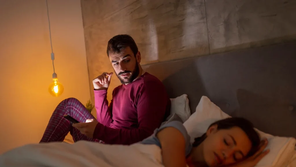 Mikro Aldatma Neden Bu Kadar Yaygınlaştı?